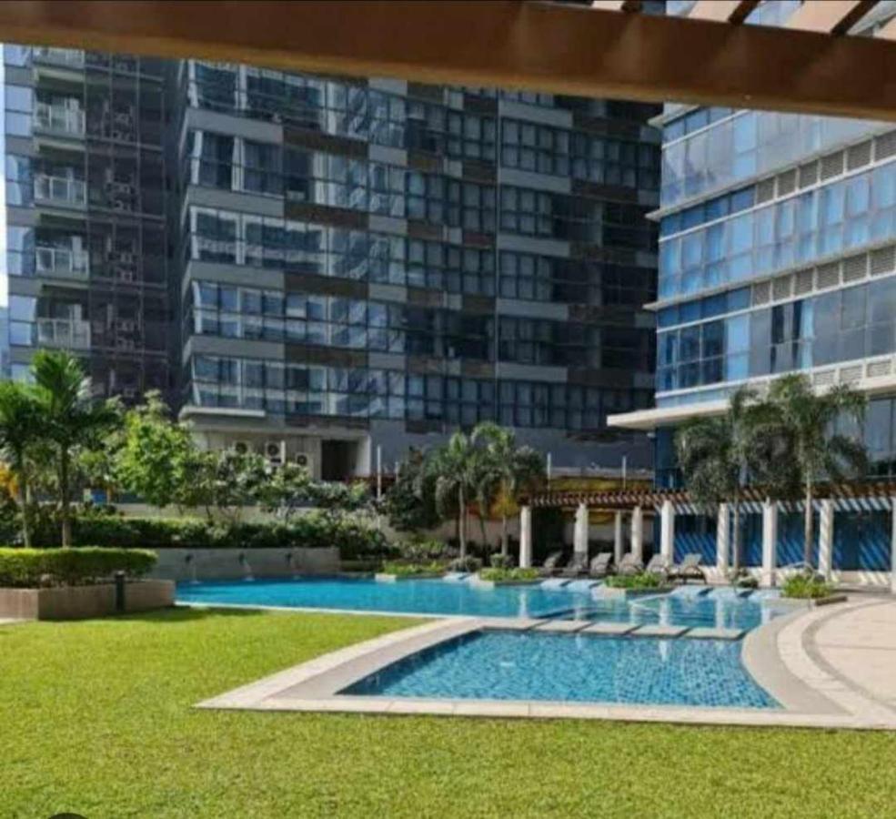Uptown Parksuites Bgc * Taguig